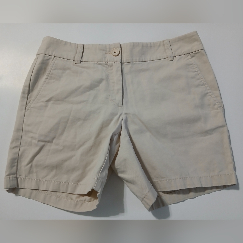 LOFT Women's Tan‎ Shorts